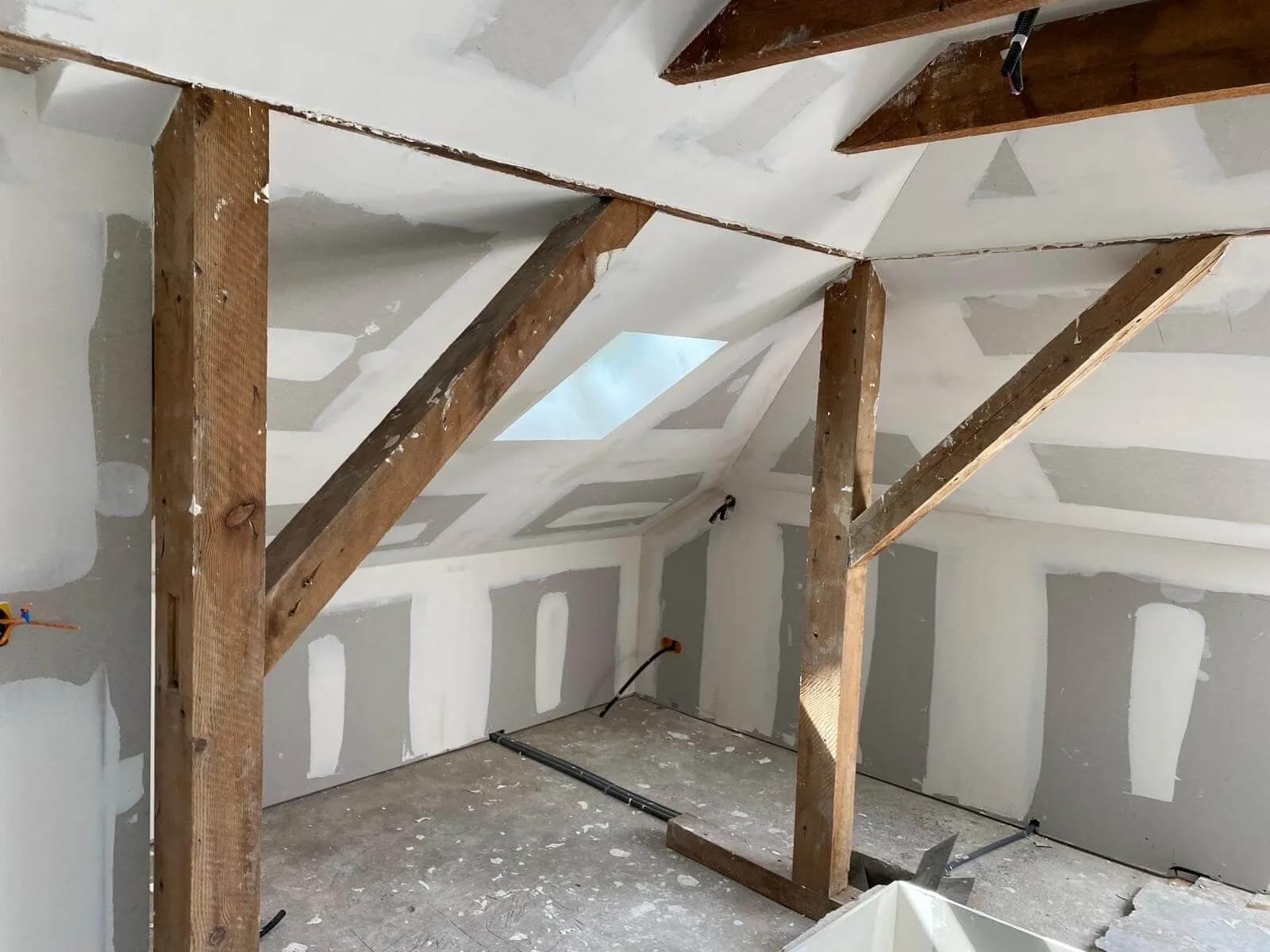 Combles aménagés avant les joints et la peinture